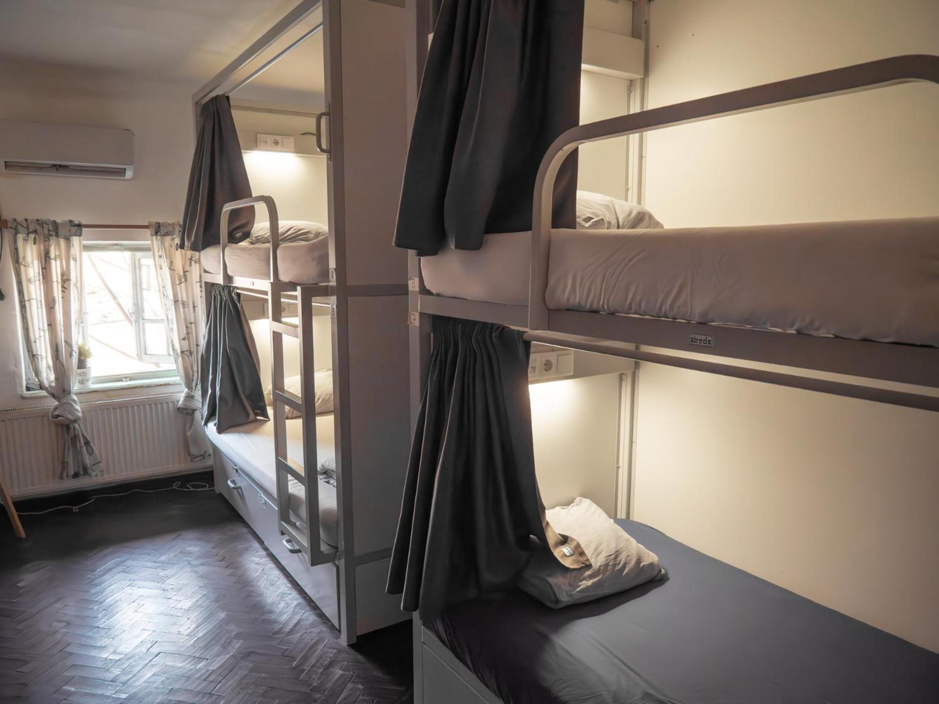 T5 Social Hostel Bucureşti Ngoại thất bức ảnh
